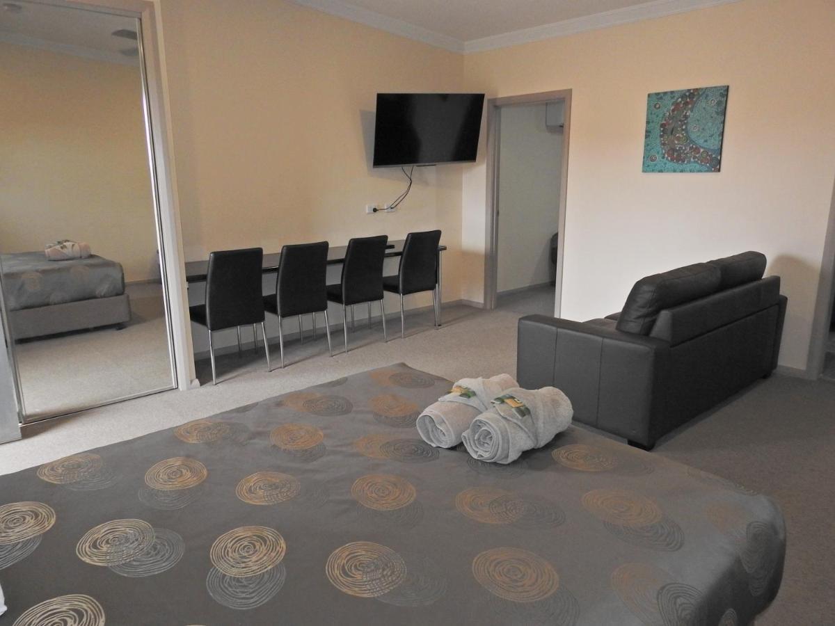 Broken Hill Outback Resort Bagian luar foto