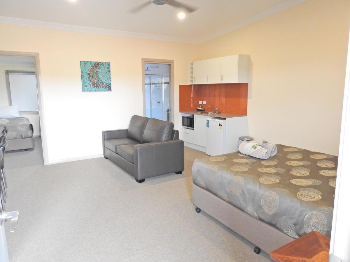 Broken Hill Outback Resort Bagian luar foto