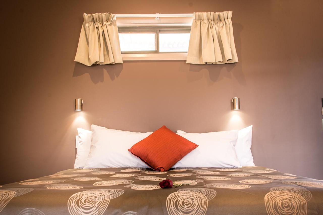Broken Hill Outback Resort Bagian luar foto