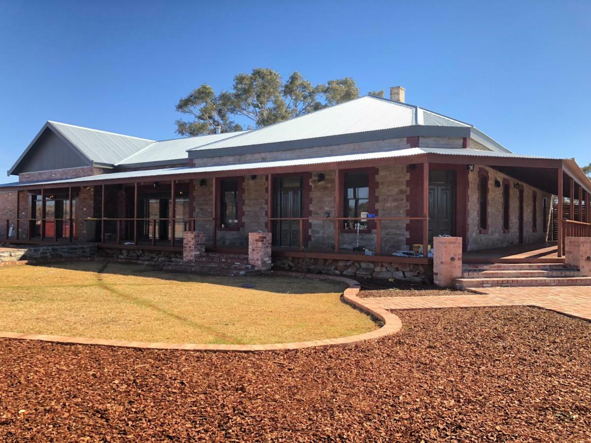 Broken Hill Outback Resort Bagian luar foto
