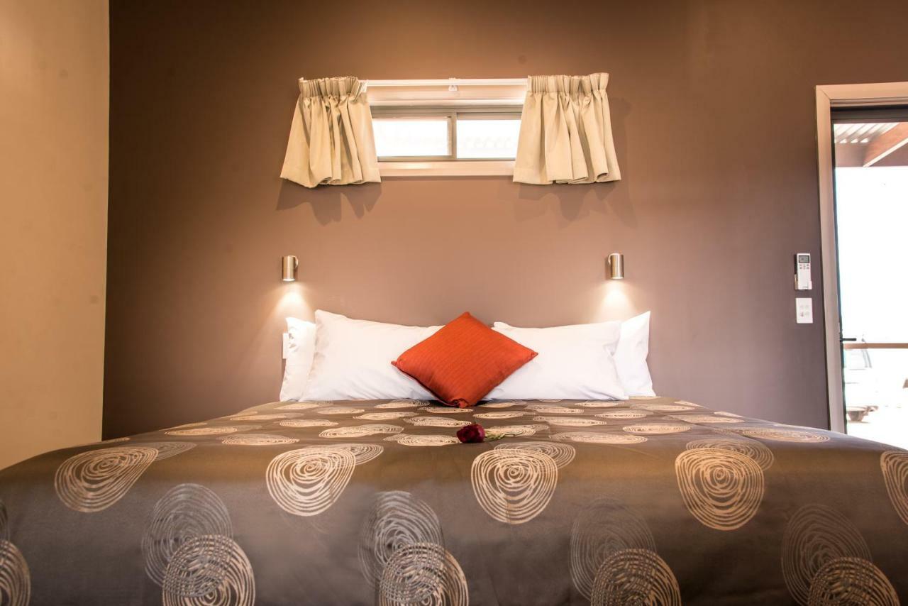 Broken Hill Outback Resort Bagian luar foto